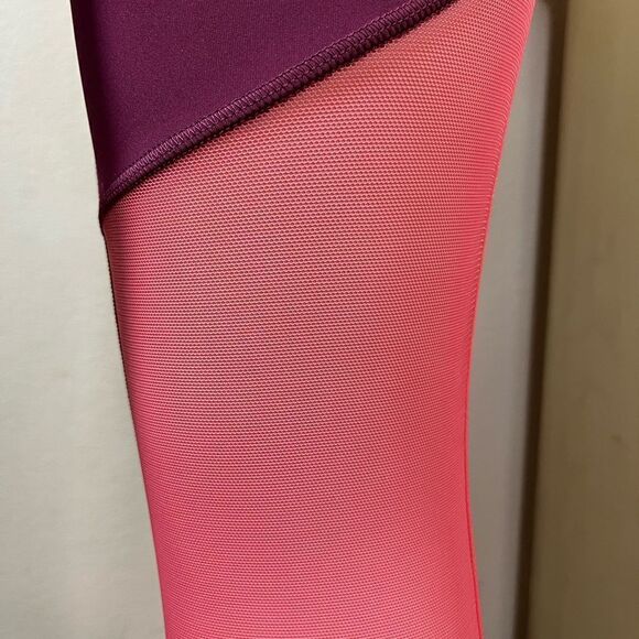 Lululemon Zip The Line Crop leggings 
Deep Ruby / Poppy Coral - Picture 11 of 16